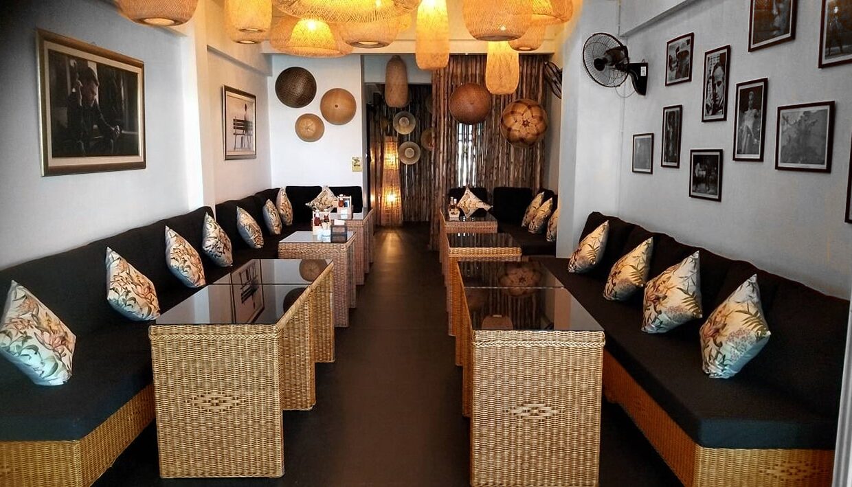 Salle-interieure-canapes-paris-bakery-hua-hin