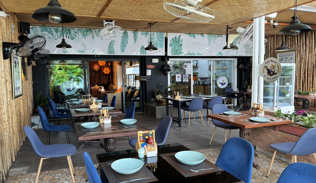 Terrasse-restaurant-paris-bakery-hua-hin