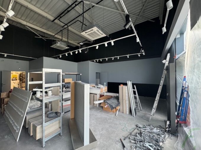 À vendre – Droit au bail pour un local de 360 m² + mezzanine 104 m²