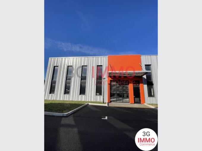 Local Industriel / Bâtiment à Chauray