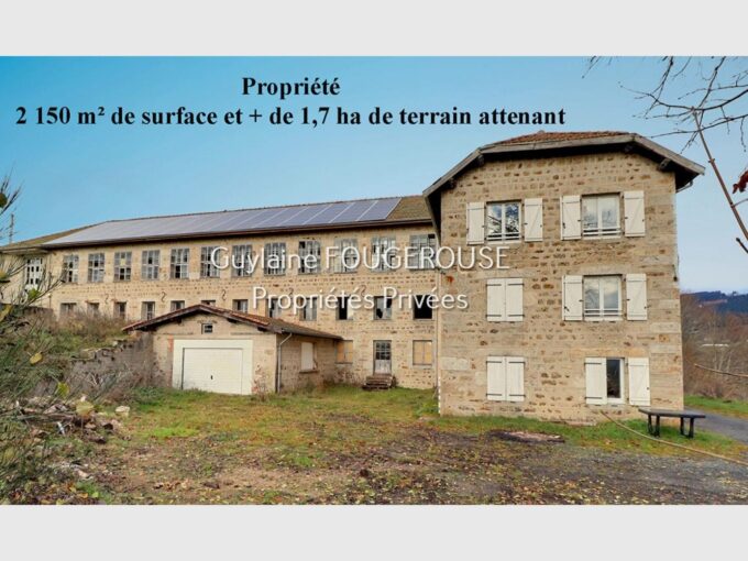 Ancienne entreprise surface  2 150 m² sur 1ha 7 de terrain