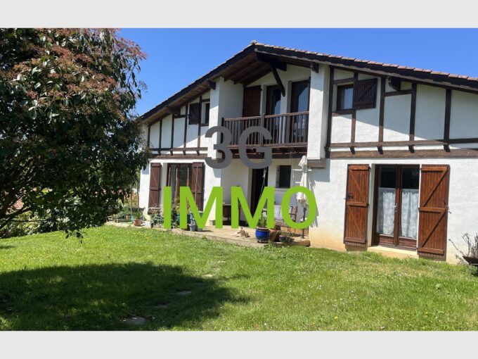 Maison avec dépendance à Ascain