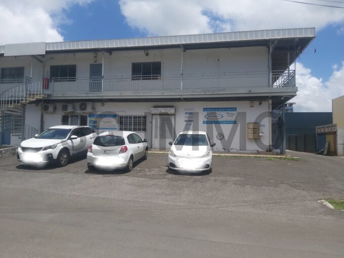 Local Commercial à Les abymes