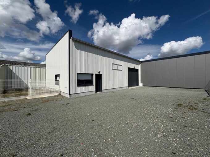 49000 ANGERS – Location Local commercial 194 m²